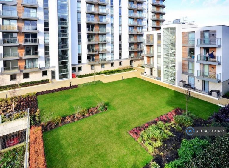 1 bedroom flat in Gilbert House, London, TW8 (1 bed) (#2900497)