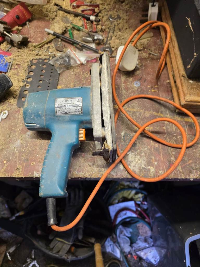 Black and decker sander