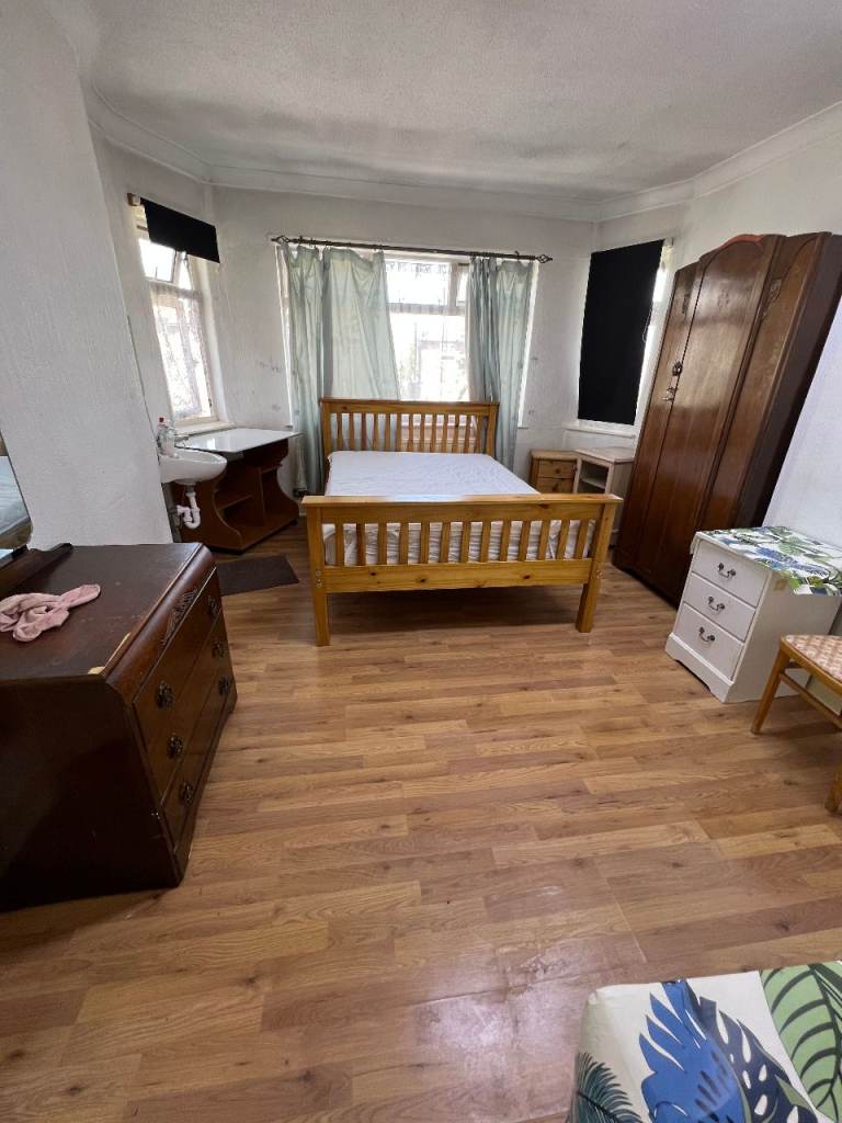 BEAUTIFUL LARGE DOUBLE ROOM FOR RENT IN ISLEWORTH