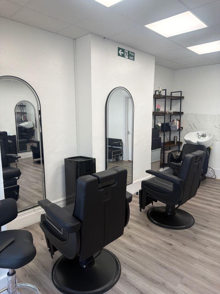 BARBER & HAIR STYLIST CHAIRS FOR RENT – BEXLEYHEATH