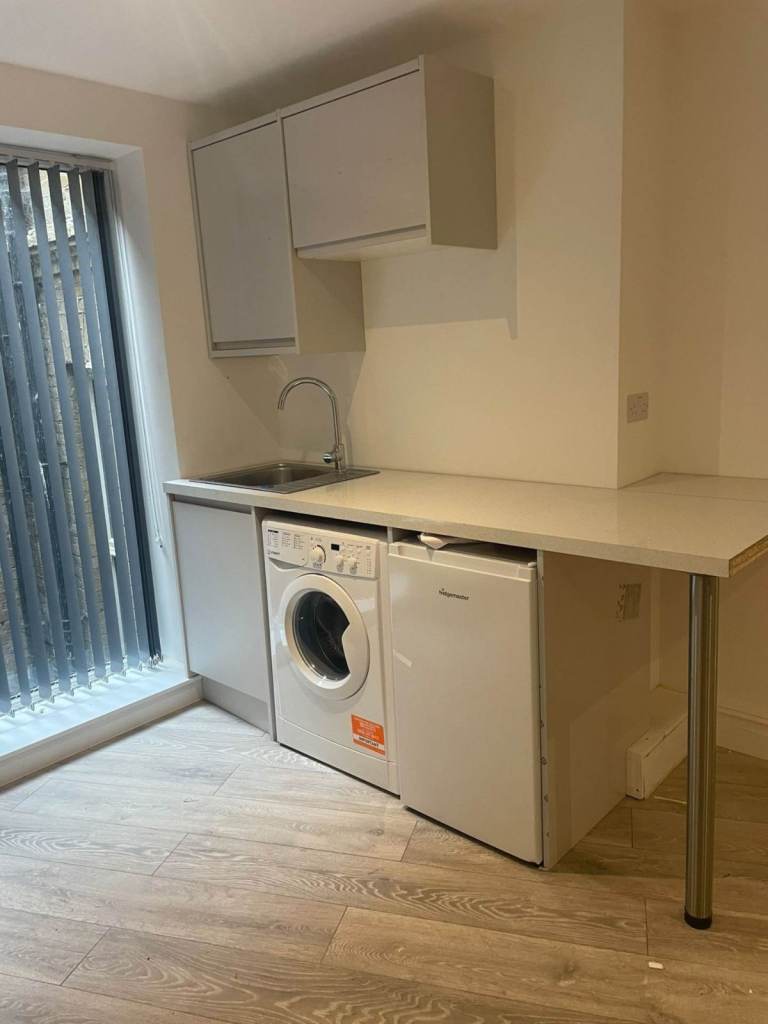 **Bright Spacious Studio Fully Furnished at Acton- ALL BILLS INCLUDED**