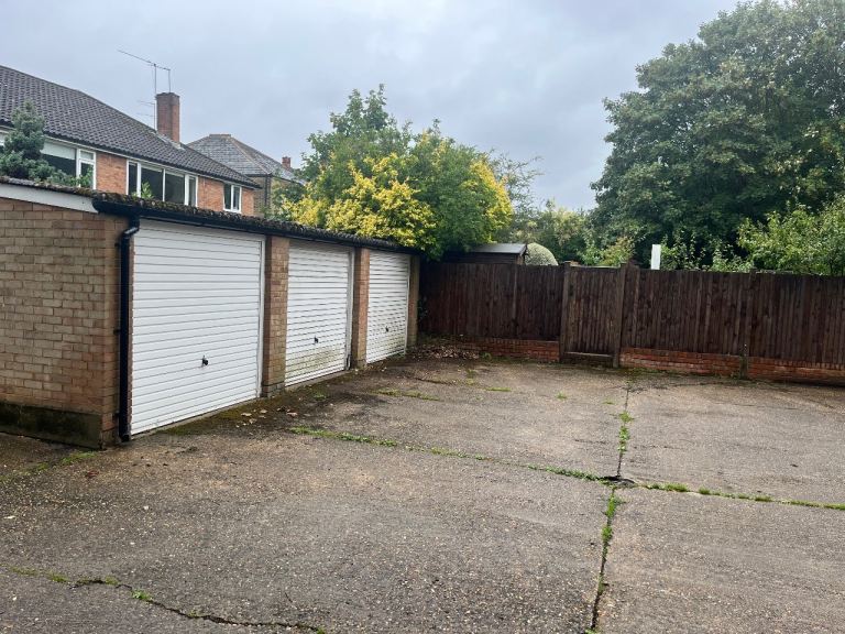 Secure Garage To Let - Finchley Central N3
