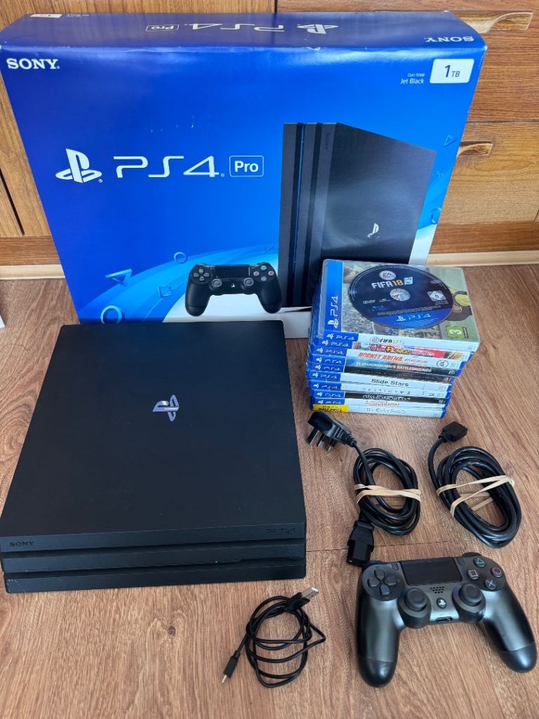 Ps4 pro boxed bundle 