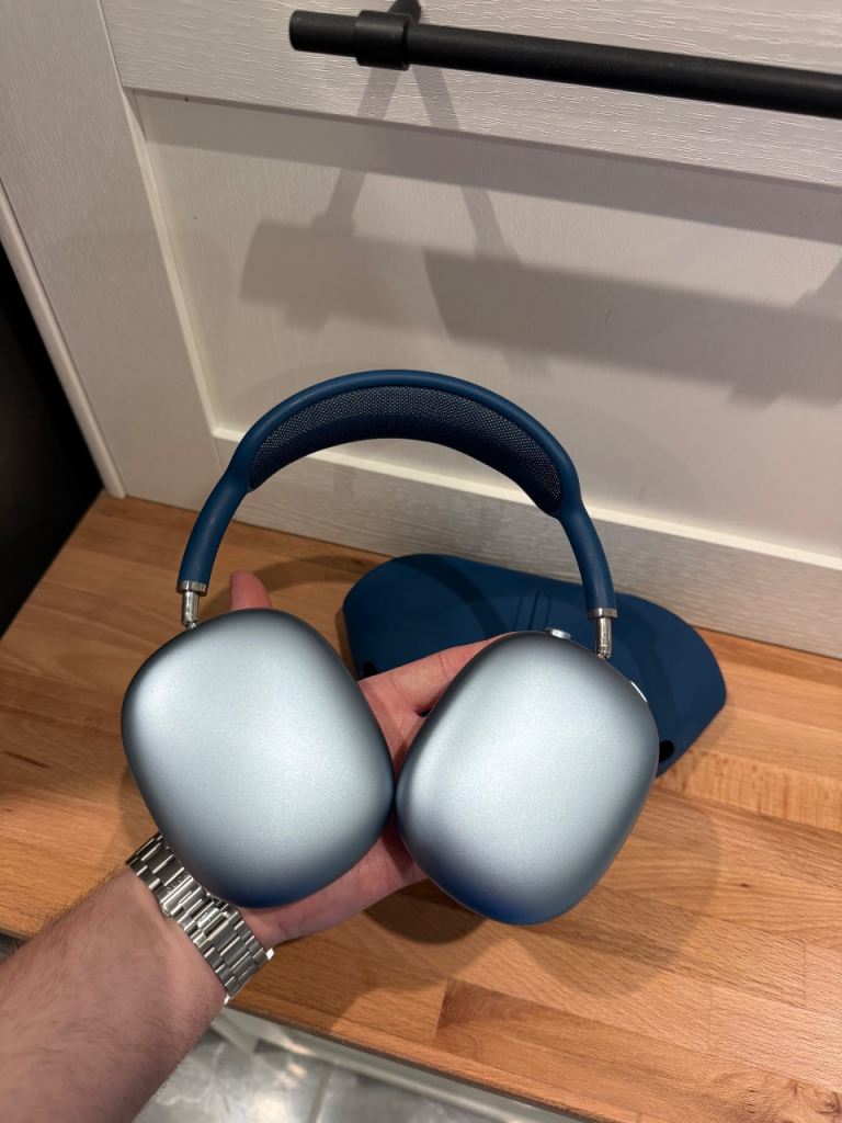 AirPods Max, Blue, 1st generation
