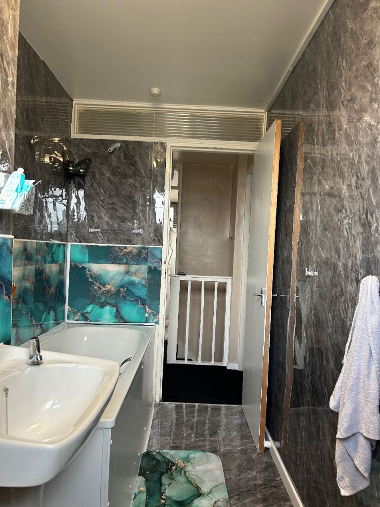 CASH INCENTIVE! 2-BED ENFIELD FOR 4-BED BROMLEY (Beckenham/Hayes) - URGENT MULTI-SWAP CHAIN STARTER