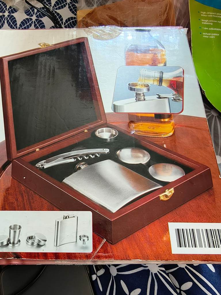 New Hip Flask Gift Set with Wood Box