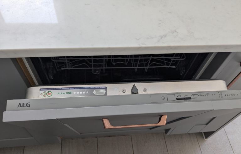 AEG dishwasher FSK31610Z