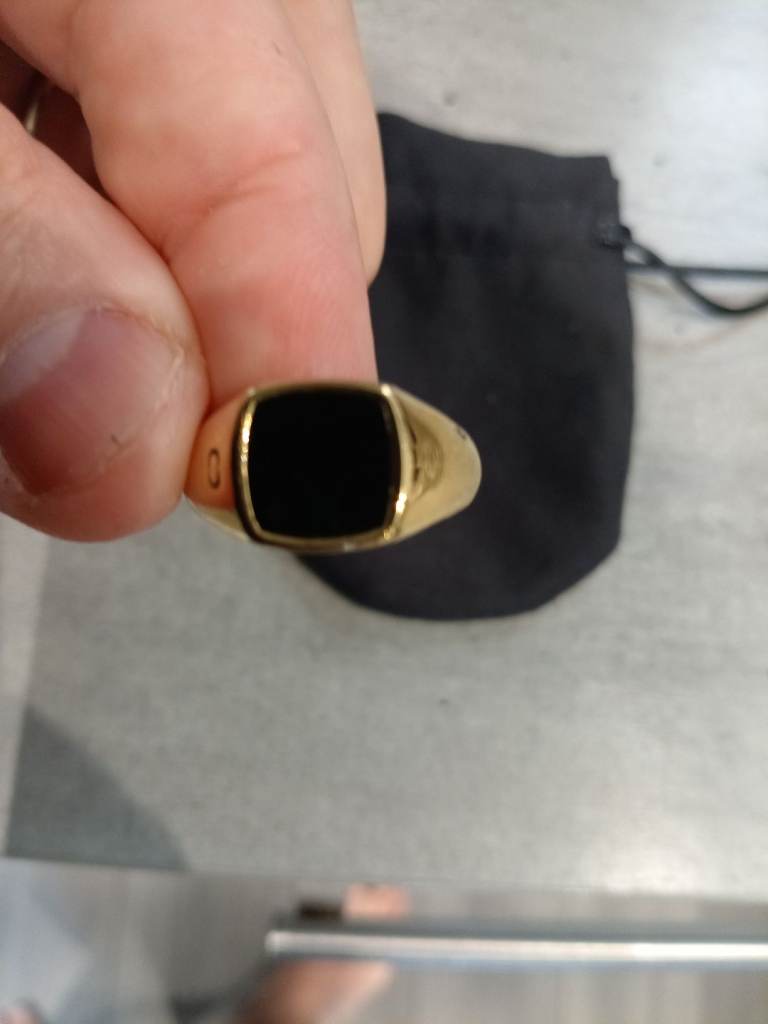 Gold ring 