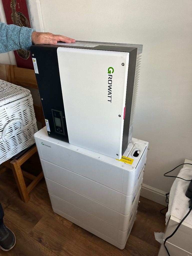 Growatt 10.24kWh Battery Storage System + 6kW Hybrid Inverter SPH6000