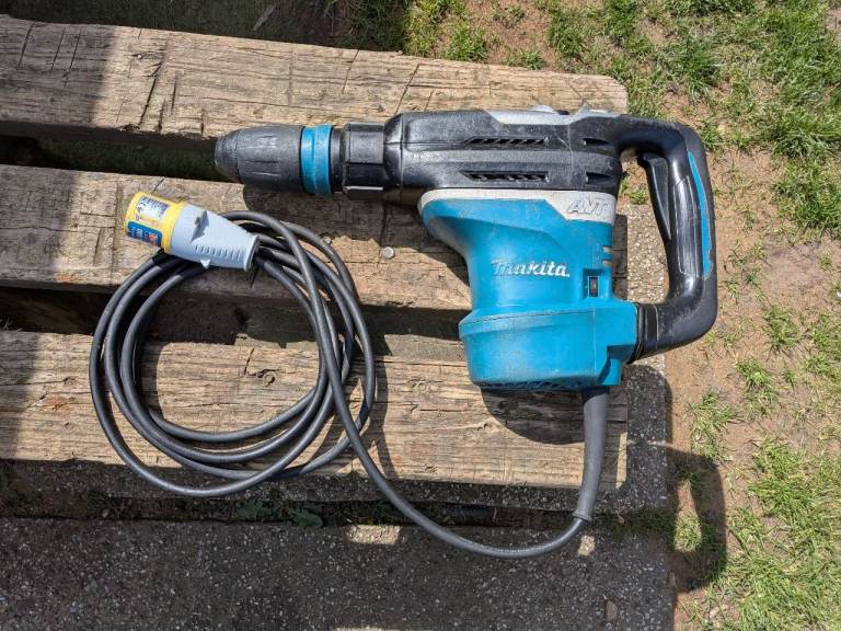 Makita HR4013C SDS Max Rotary Hammer AVT 110v breaker chisel