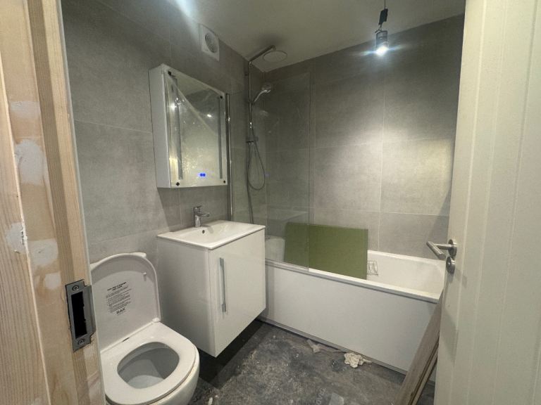 2 Bedroom Fully Renovated House for Rent - Sotheron Road, Watford, WD17 2QA