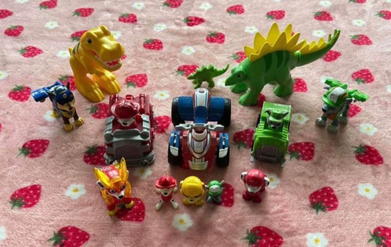 Small paw patrol bundle - mighty pup charge up Marshall, Dino rescue sets, 3 vehicles & mini pups