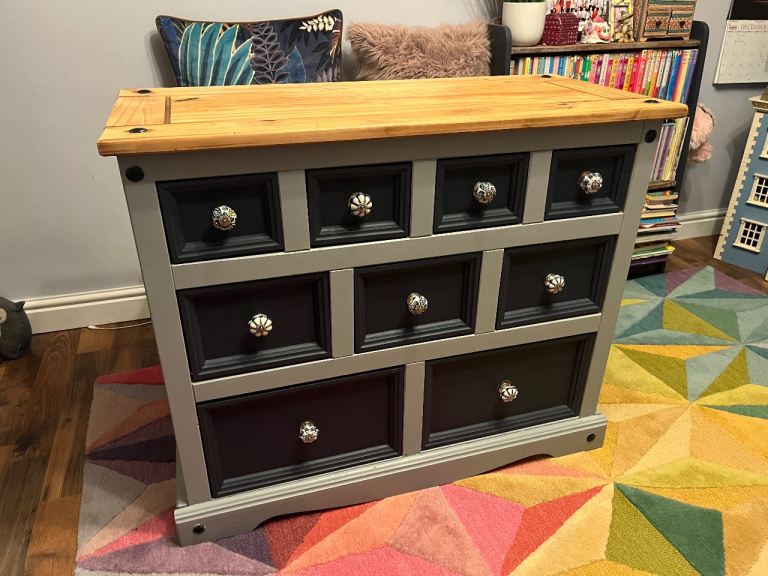 Solid wood chest of drawers