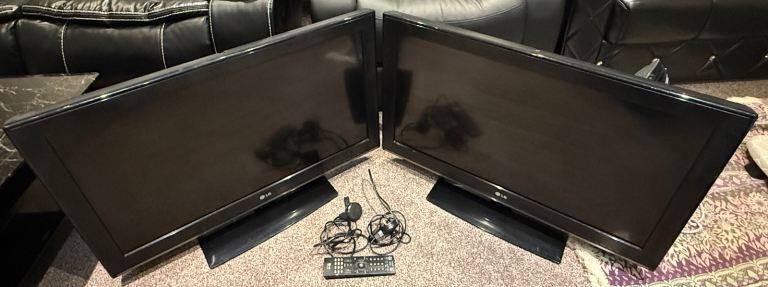 Pair of LG 32" TVs (32CS460) - Perfect for Bedrooms/Gaming - With Stands & Cables