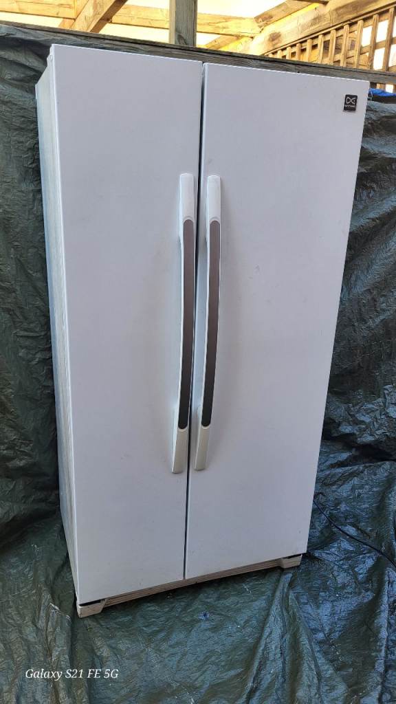 Daewoo American fridge freezer 