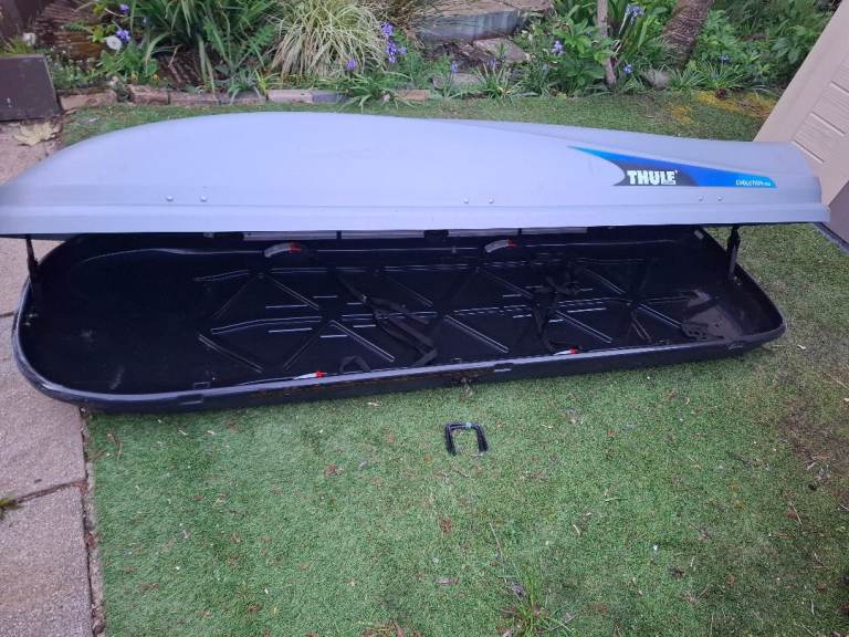 Thule Evolution 700 roof box