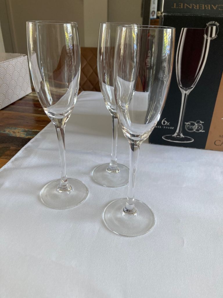 Prosecco glasses x 6 (do have another 3?boxes)