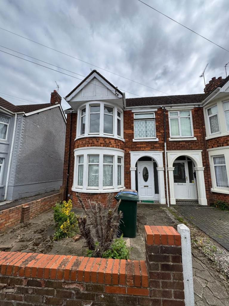 THREE BED HOUSE TO RENT IN CV6 7EE