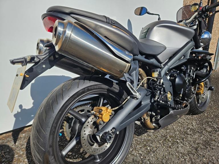 Triumph Street Triple R 675 abs in outstanding condition