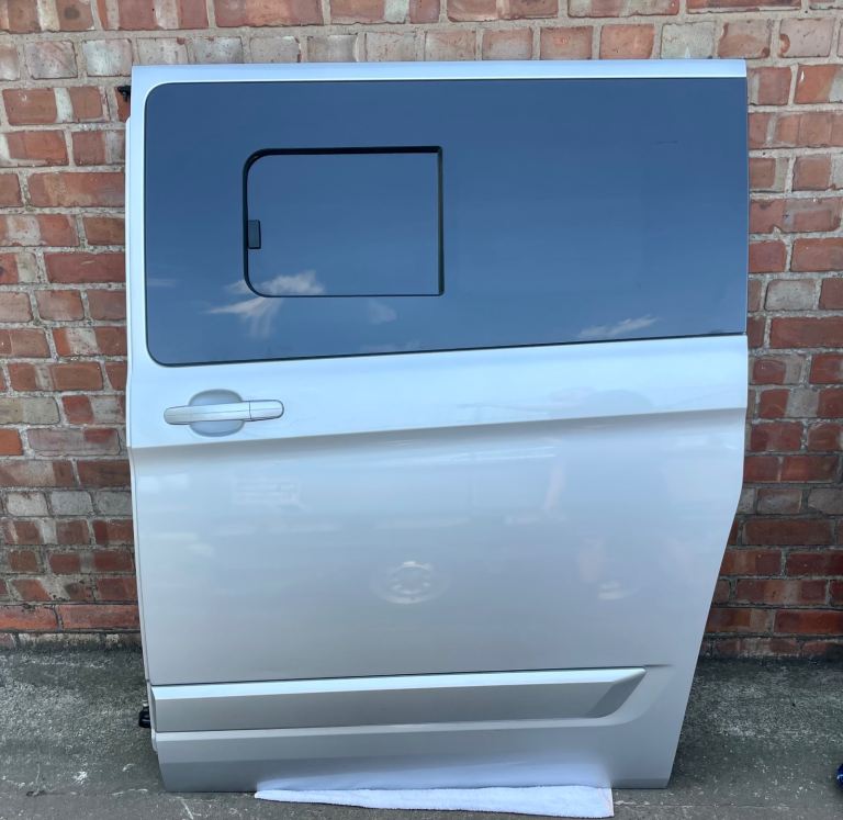 Ford Transit Custom Left Passenger Side Loading Sliding Door Crew Window Moondust Silver 2018-2023