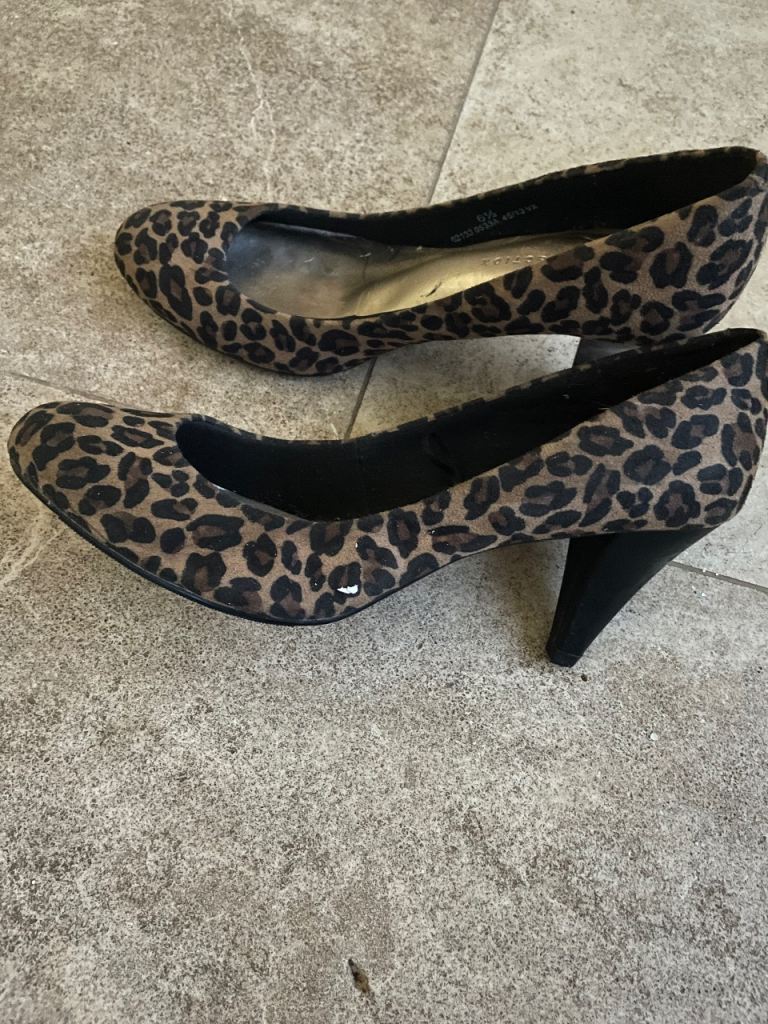 M&S Insolia collection animal pint court shoes - size 6