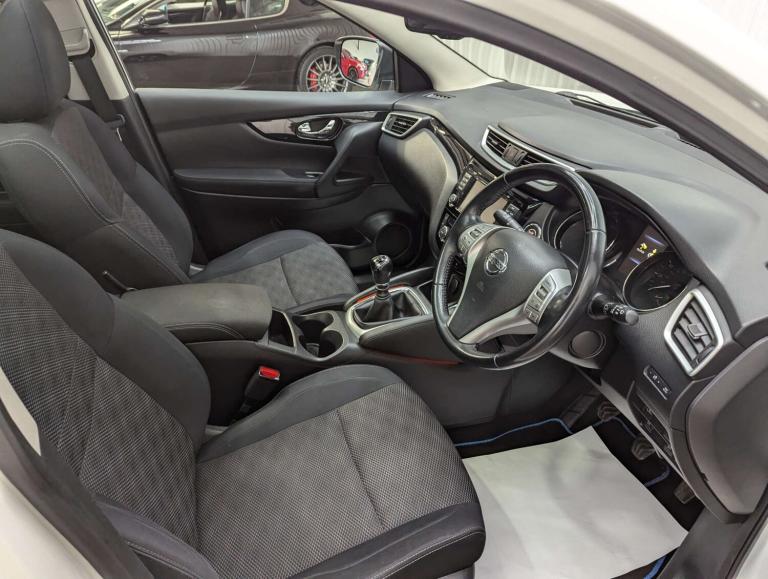 2015 Nissan Qashqai 1.5 Qashqai N-Tec+ dCi 5dr SUV Diesel Manual
