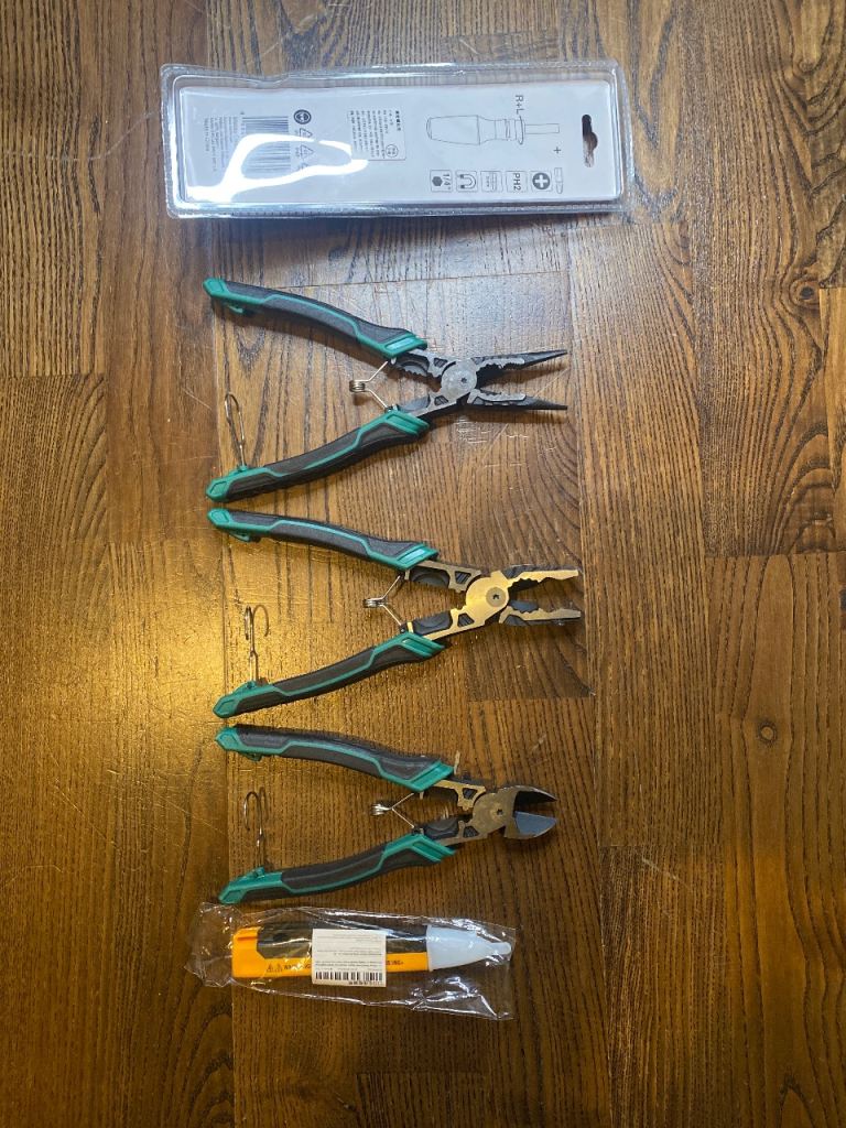 Great Tool Set for Home Repairs – Pliers + Makita Screwdriver!”West Dulwich £41 or best offer 