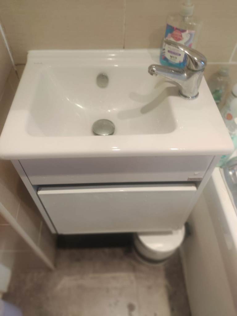 Clean Double Room within flat share in Holyrood, City Centre