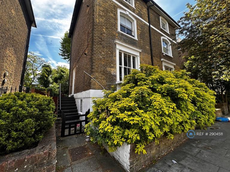 3 bedroom flat in Prince Of Wales Road, London, NW5 (3 bed) (#2904511)