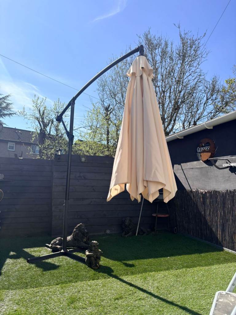 Garden parasol