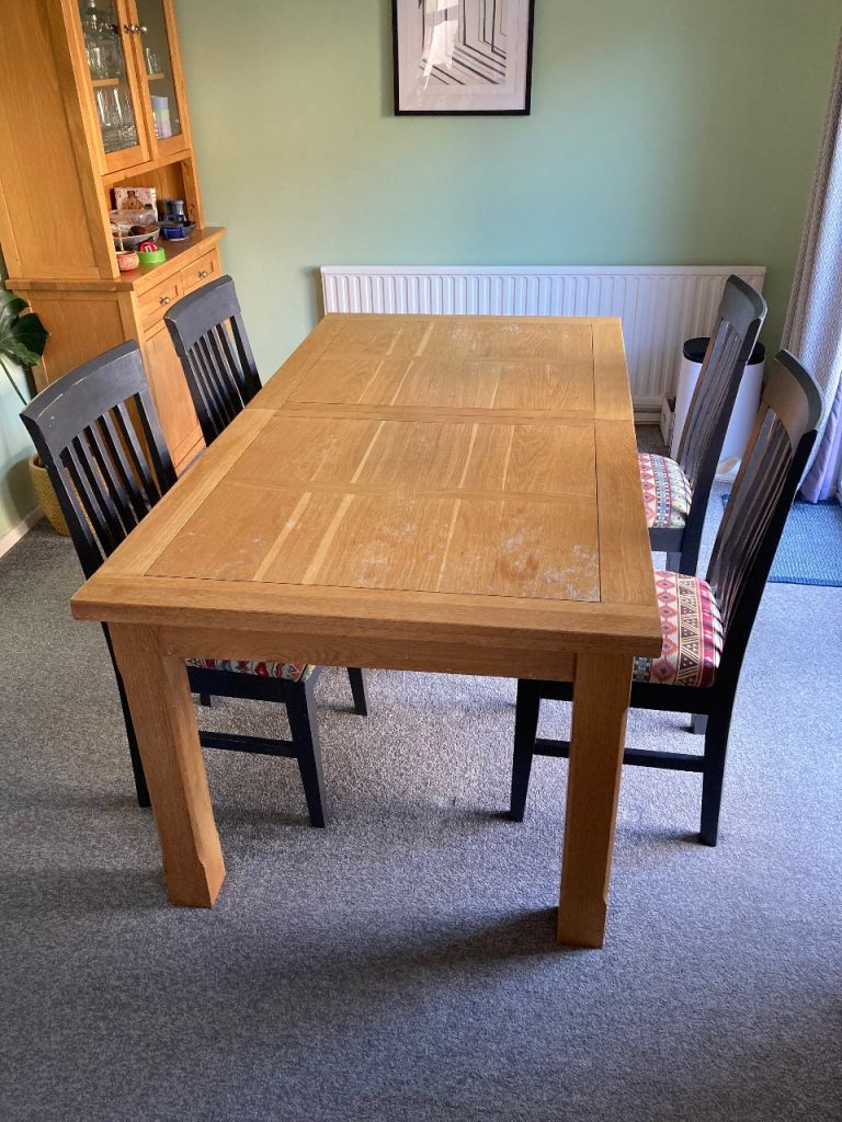 Solid Oak Extendable Dining Table & 4 Dining Chairs
