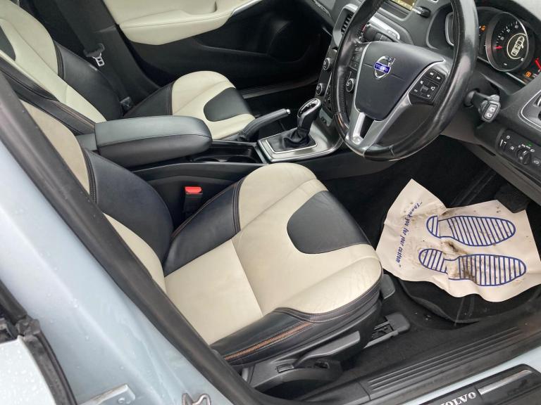 2015 Volvo V40 D2 [120] Cross Country Lux 5dr Geartronic HATCHBACK DIESEL Automatic