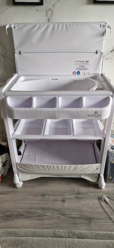 Babysafe 2-in-1 Baby Changing Unit with Bath – White