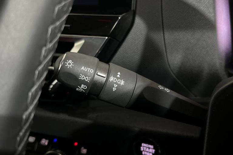 2022 71 CITROEN C4 1.2 PURETECH SHINE PLUS HATCHBACK 5DR PETROL EAT8 EURO 6 (S/S