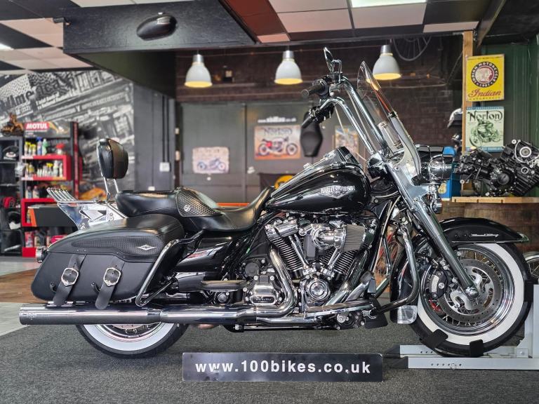2017 HARLEY-DAVIDSON FLHRC ROAD KING CLASSIC 1745CC 7,000 MILE'S 