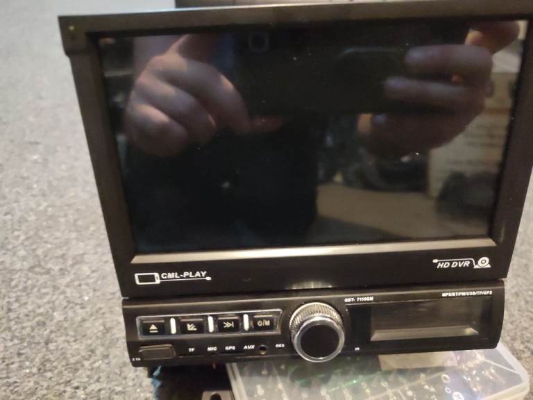 Car flip screen stereo 