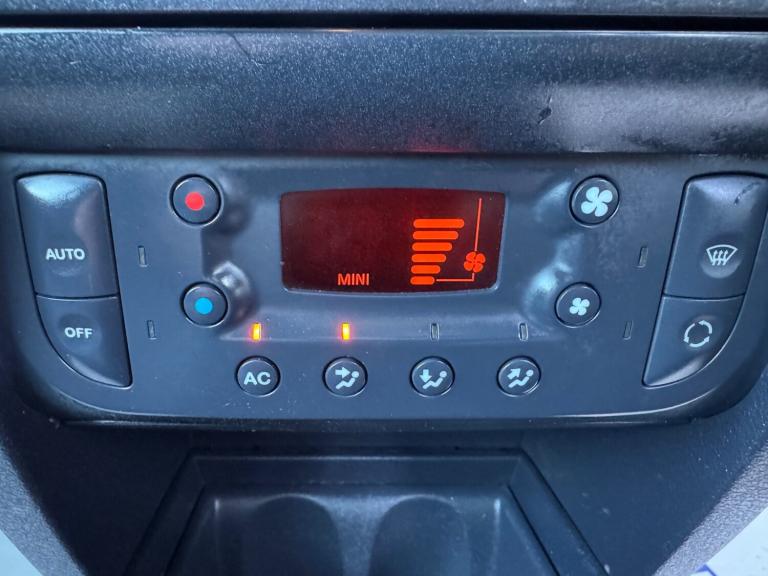 2005 Renault Clio 2.0 16V RenaultSport 182 3dr / LOW MILEAGE / FULL HISTORY