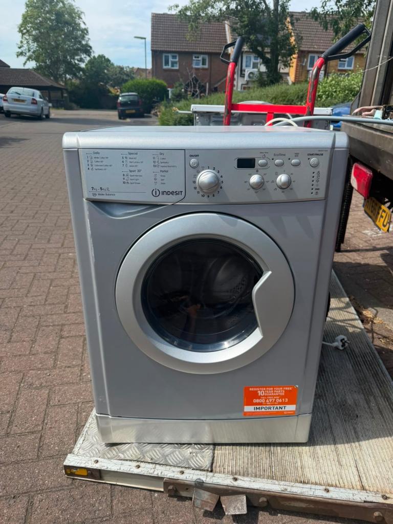 Indesit 7kg Washing Machine – Silver – 1400rpm – FREE Delivery