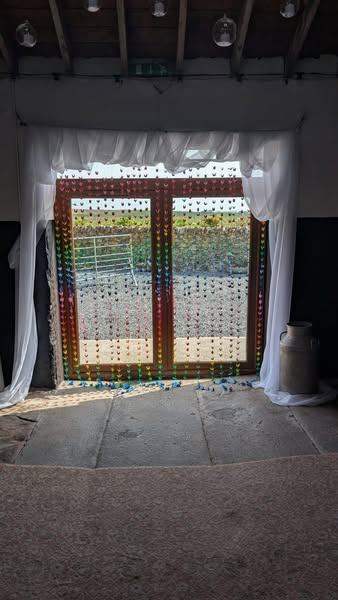 x1000 origami cranes & tension pole - wedding decor