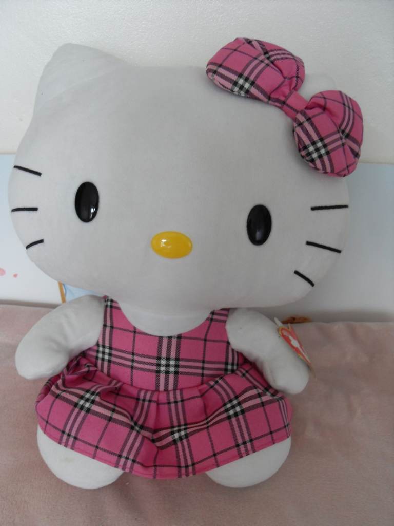 Large 34cm Hello Kitty Classic TY London Soft Toy With Tags Like-New