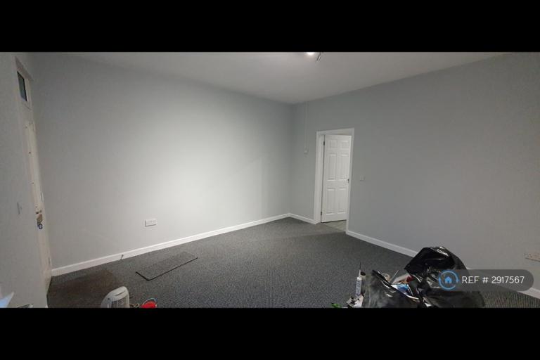 3 bedroom house in New Barn Lane, Rochdale, OL11 (3 bed) (#2917567)