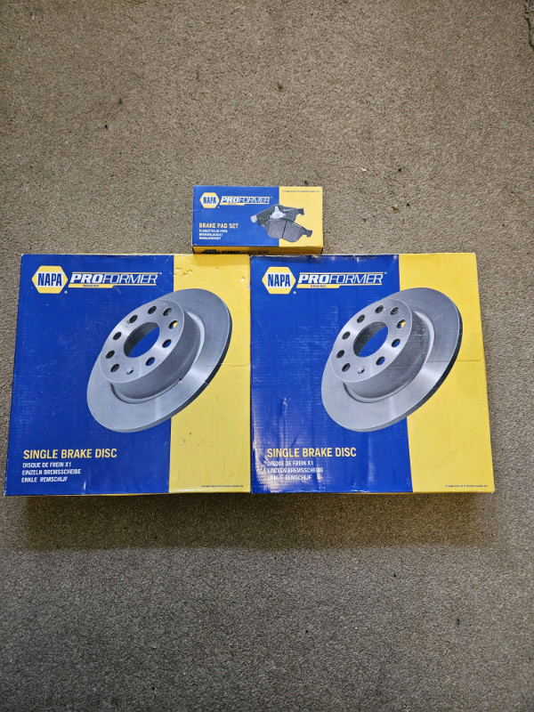 Car brake discs and brake pads 