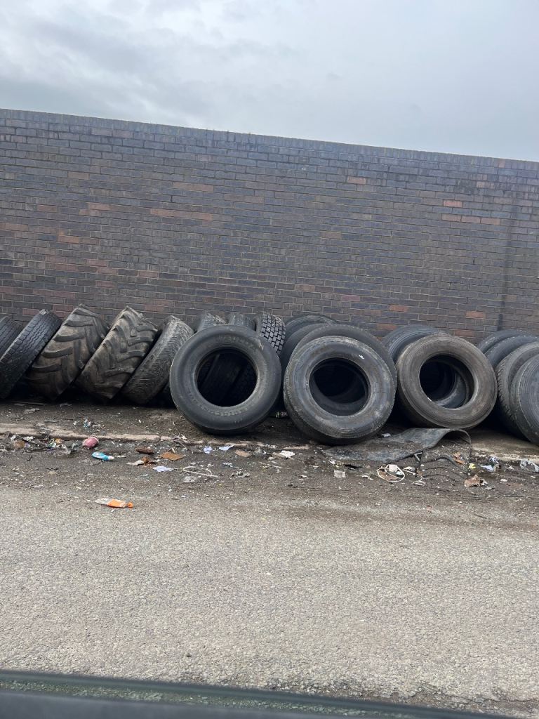 Free truck tyres 