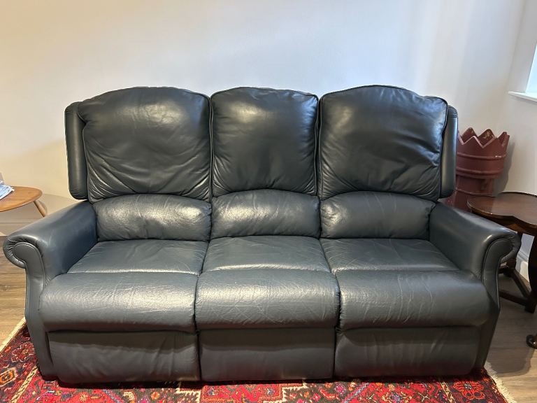 Leather recliner sofa settee 