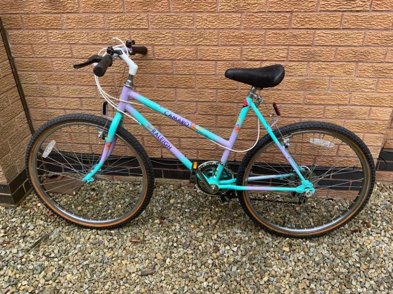 Girl/ladies mountain bike.