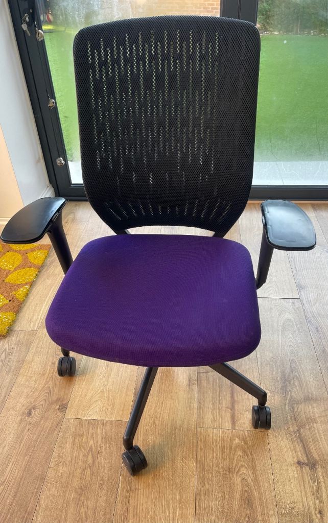 Ergonomic office chair 