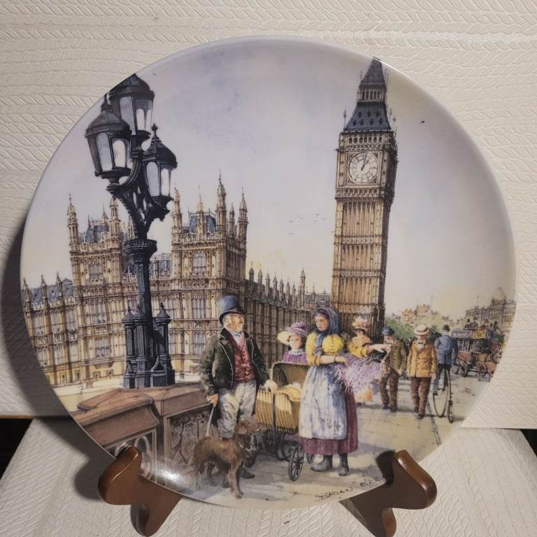 Davenport Pottery Collector Plate 'Dusk Over London' - Limited Edition 25cm (J4)