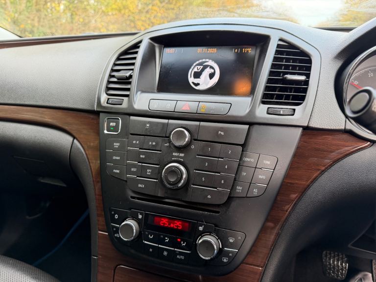 Vauxhall, INSIGNIA, Estate, 2011, Manual, 1956 (cc),5 doors - Image 20