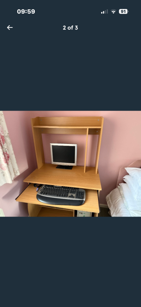 Computer desk 