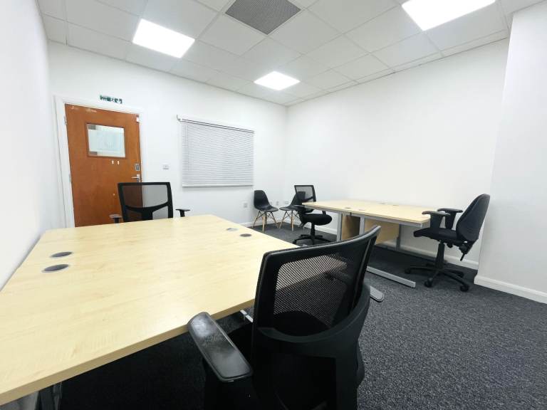 Medium Office / Storage Space to Rent In Park Royal NW10